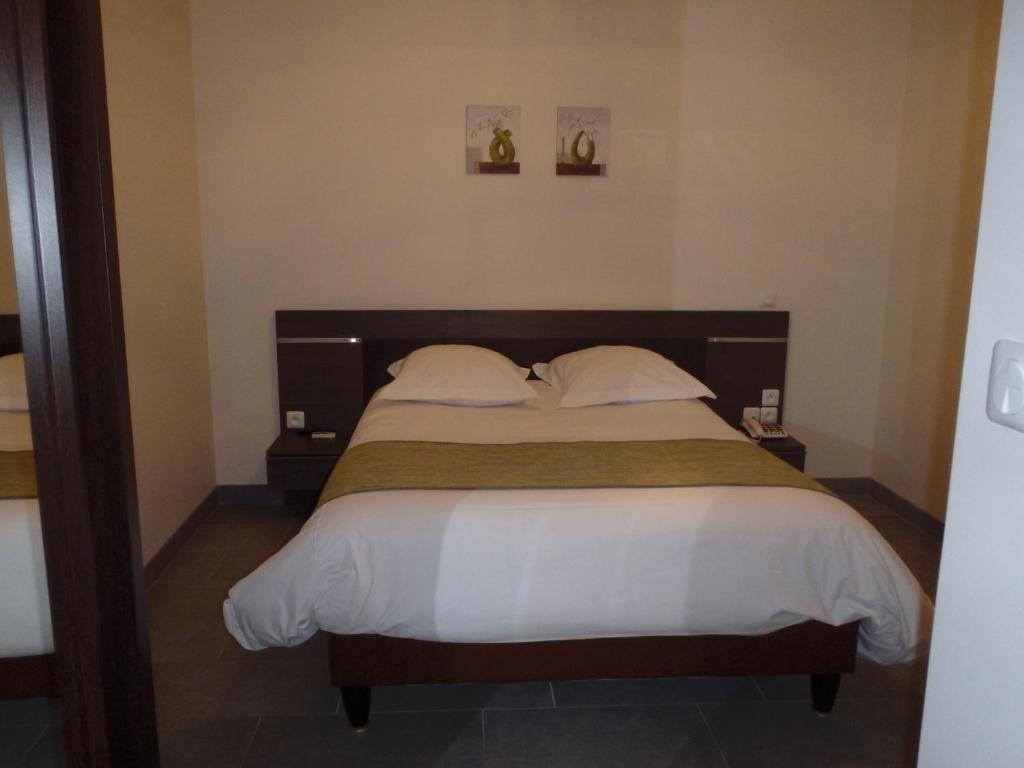 Contact Hotel Les Ailes Шаль-лез-О Номер фото